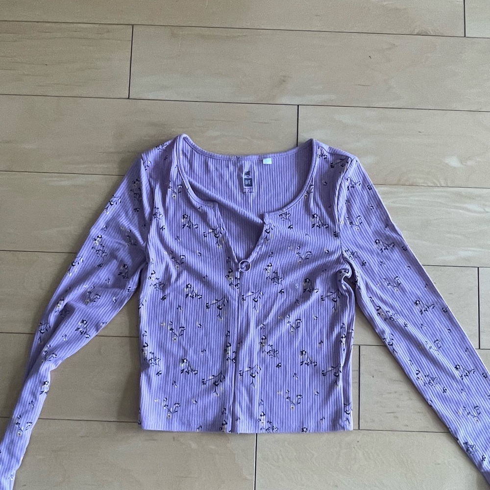 Me to We Lavender Floral Long Sleeve Top